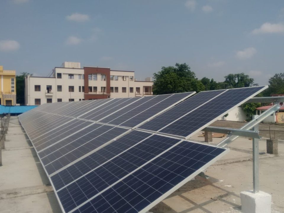 محل پروژه: تهران،سی متری جی 12 نیروگاه 5 کیلووات جدا از شبکه(off-grid)